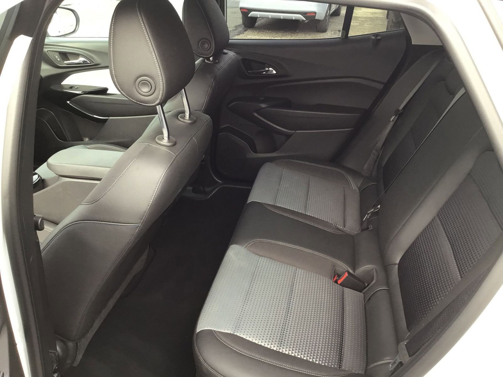 Thumbnail: 2025 Chevrolet Trax - 31