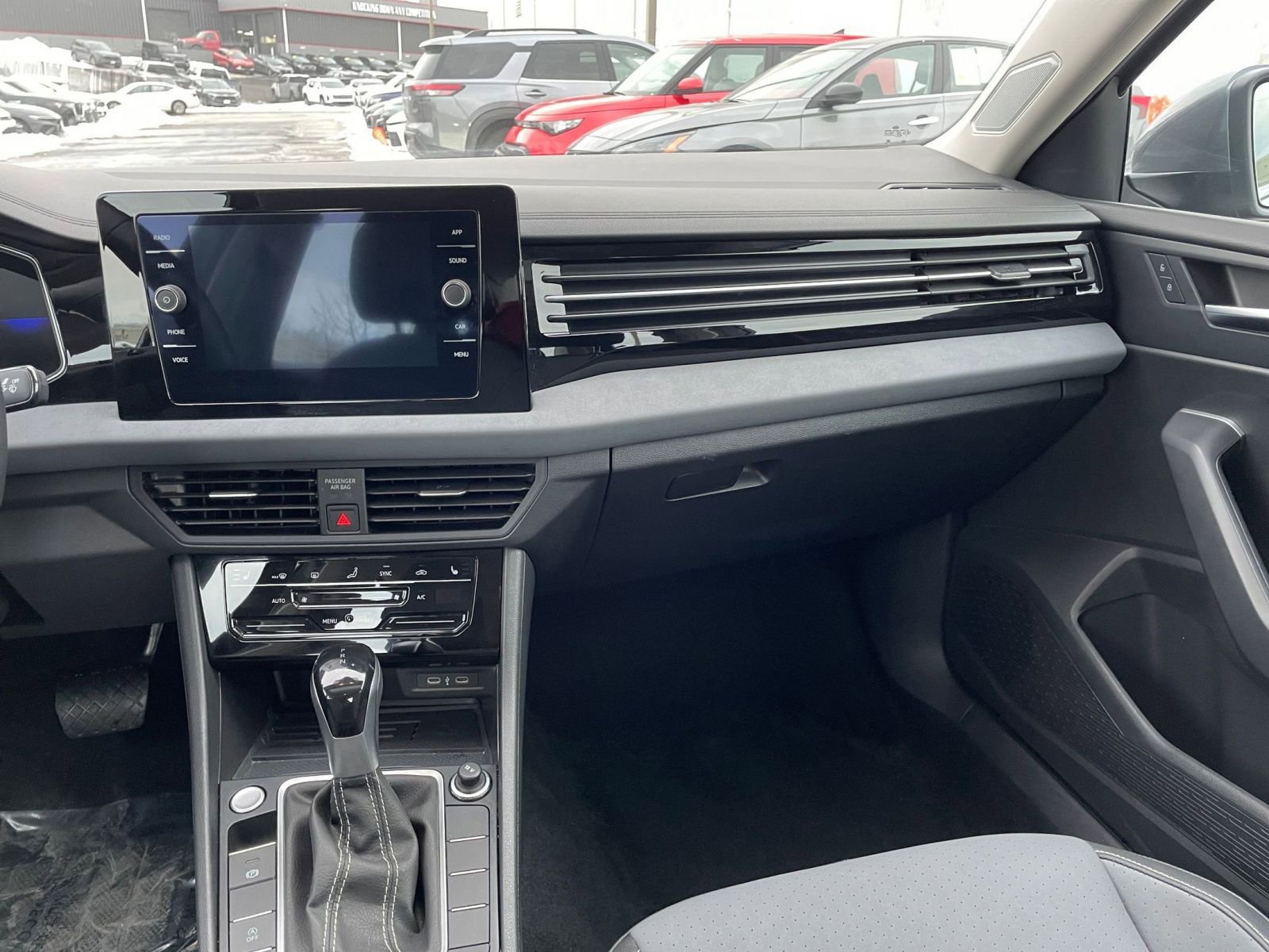 Thumbnail: 2025 Volkswagen Jetta - 35