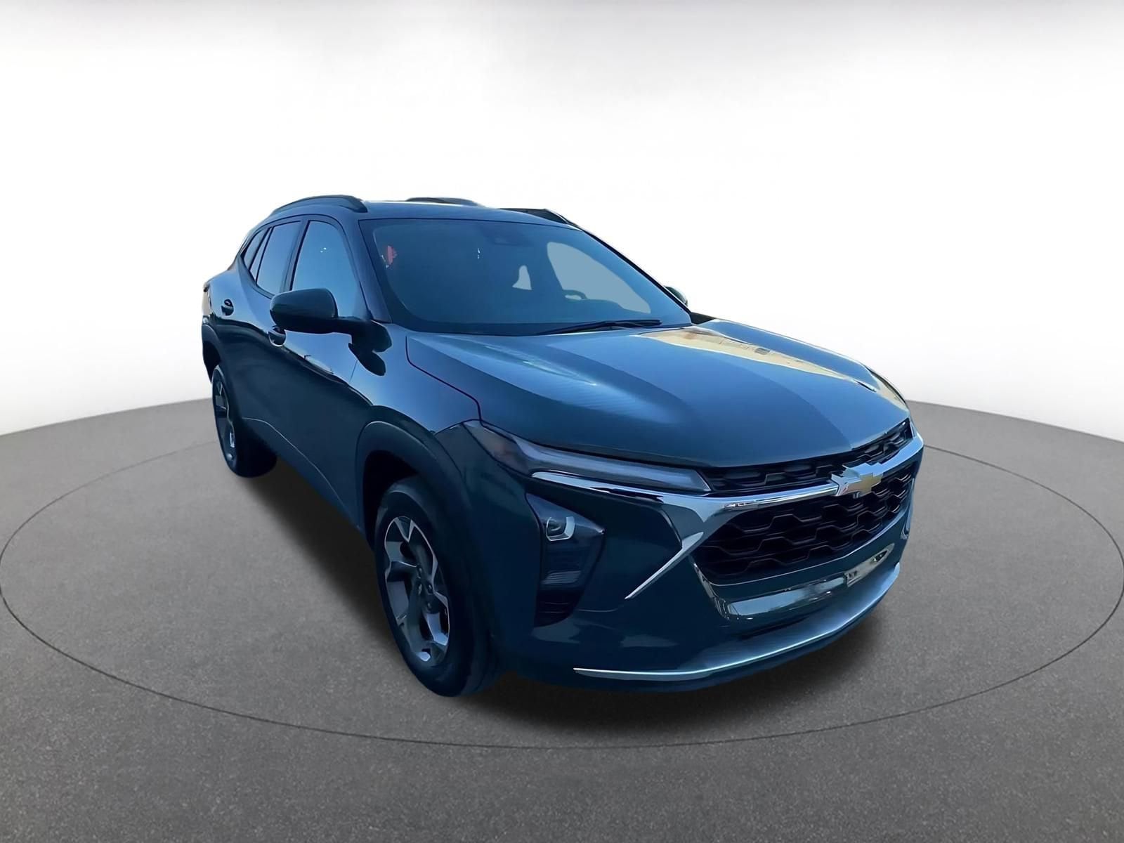 Thumbnail: 2025 Chevrolet Trax - 3