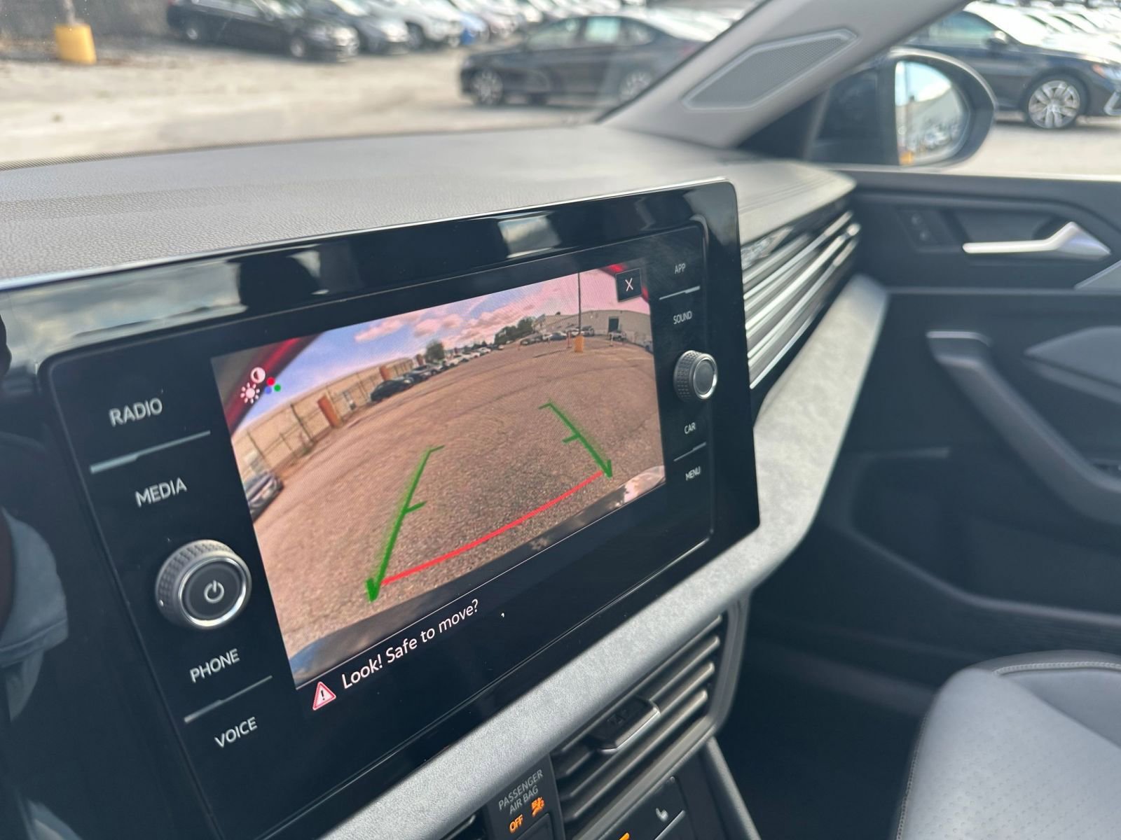 Thumbnail: 2025 Volkswagen Jetta - 17