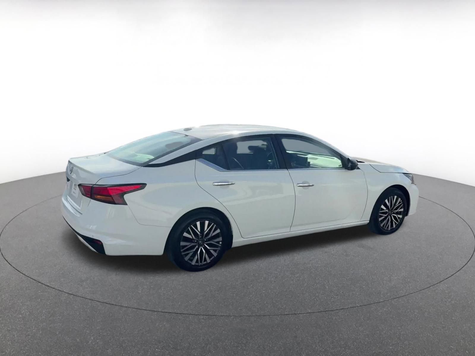 Thumbnail: 2025 Nissan Altima - 15