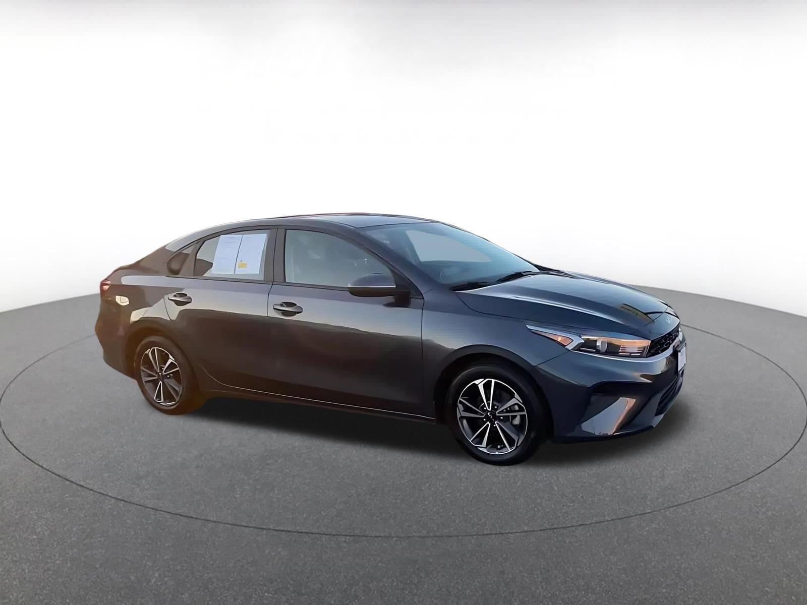 Thumbnail: 2024 Kia Forte - 2