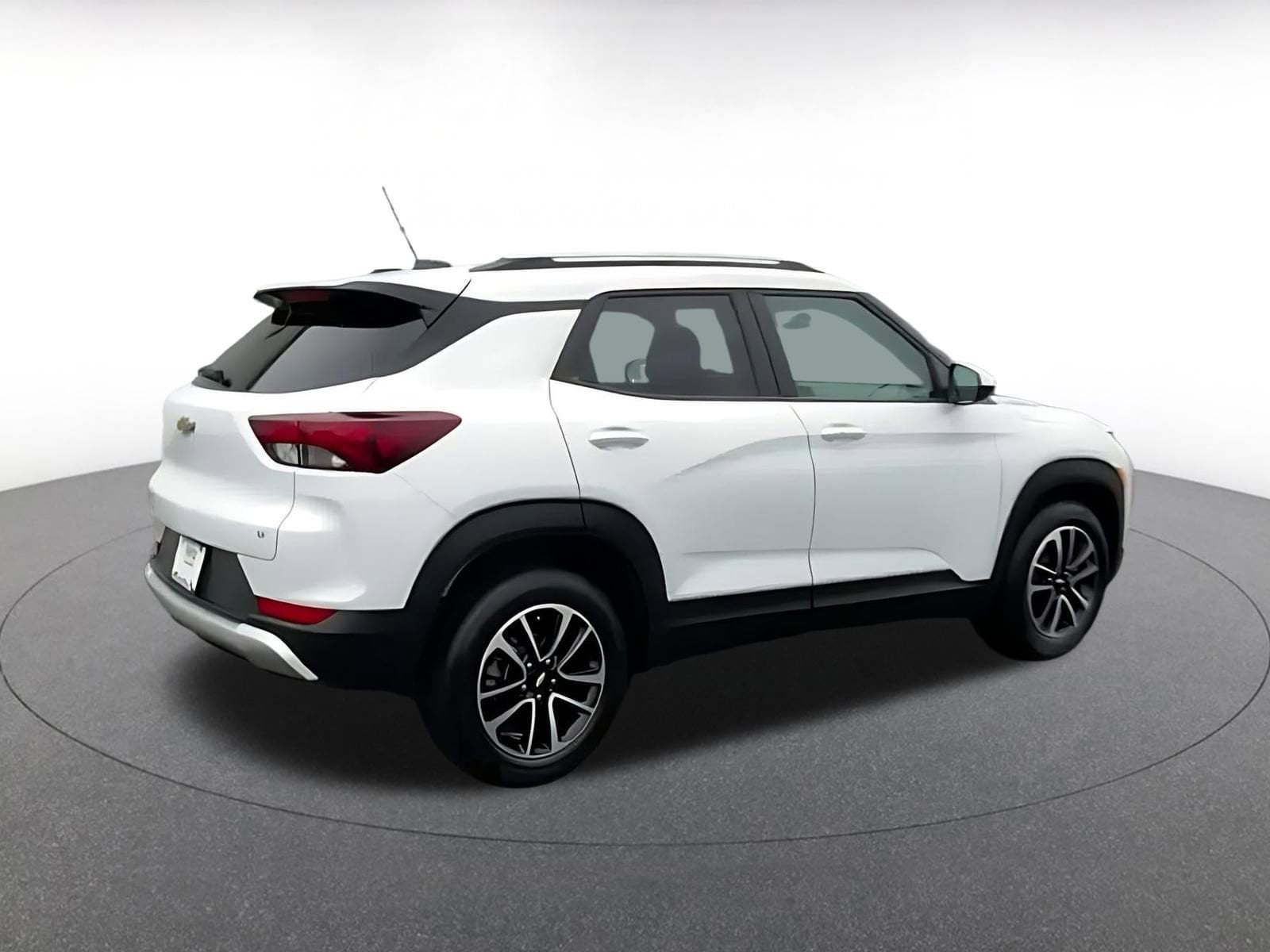 Thumbnail: 2025 Chevrolet TrailBlazer - 14