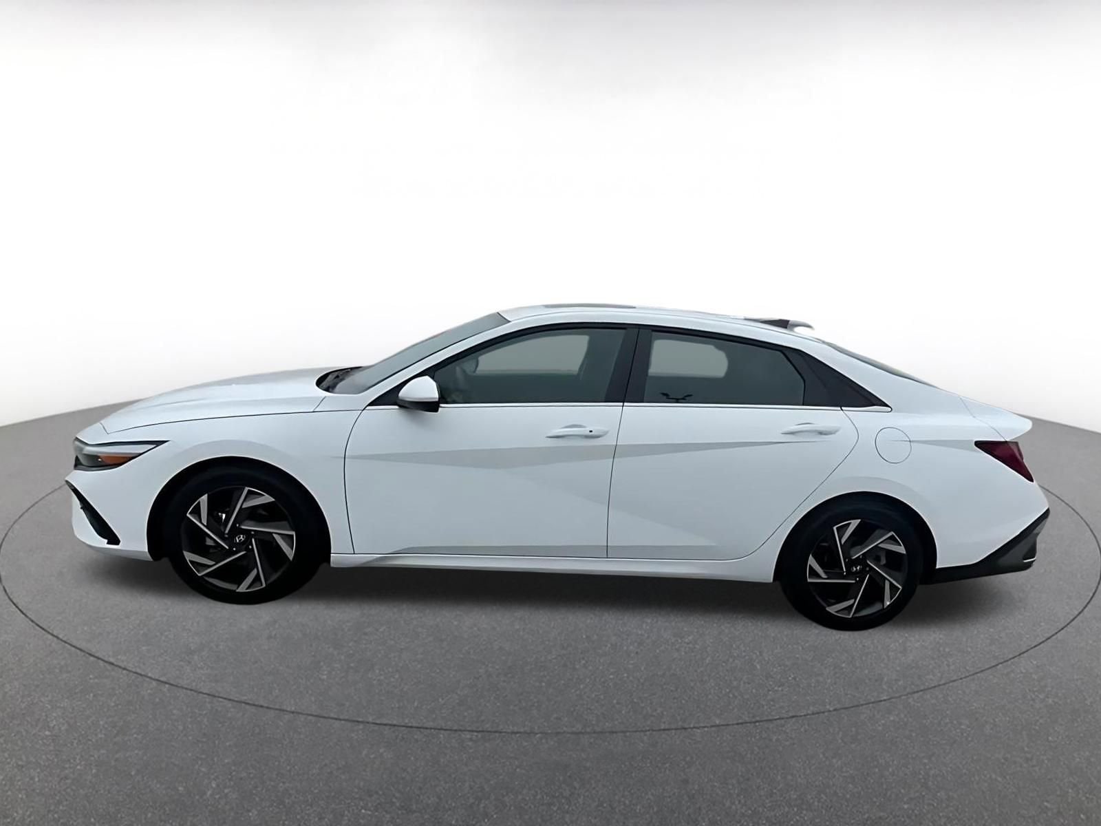 Thumbnail: 2025 Hyundai Elantra - 10