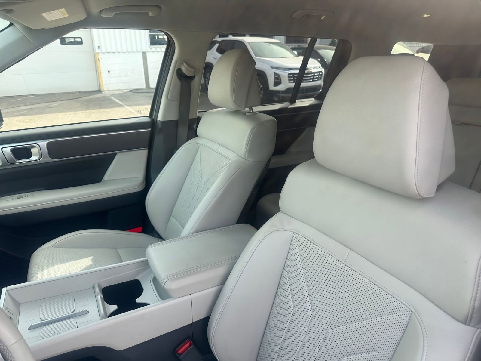 Thumbnail: 2025 Hyundai Santa Fe - 31