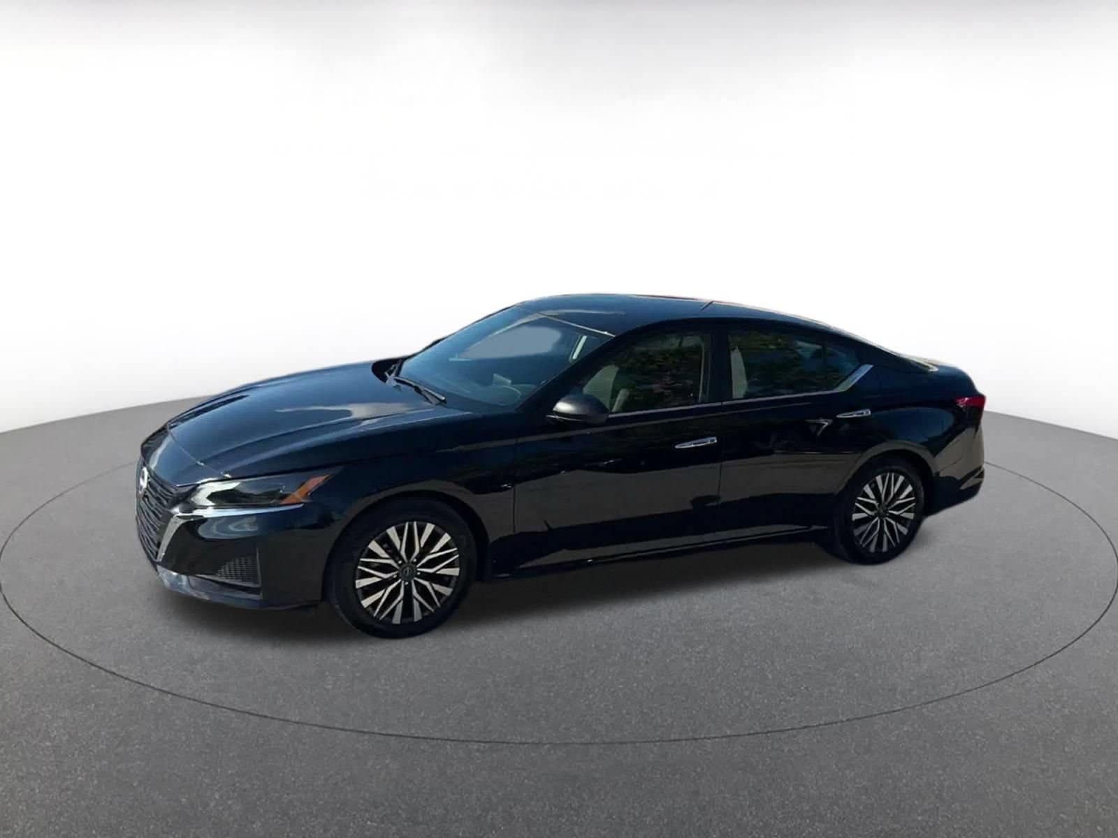 Thumbnail: 2025 Nissan Altima - 7