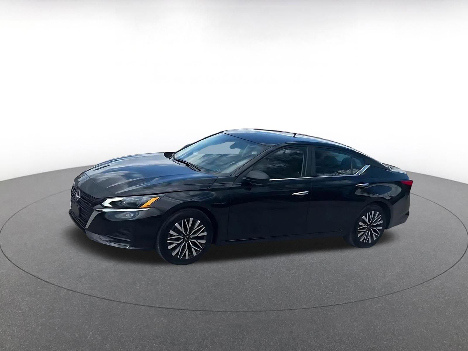 Thumbnail: 2025 Nissan Altima - 8