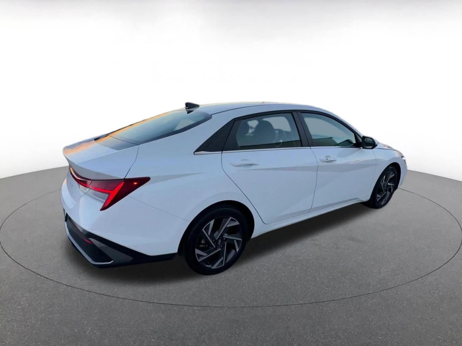 Thumbnail: 2025 Hyundai Elantra - 15