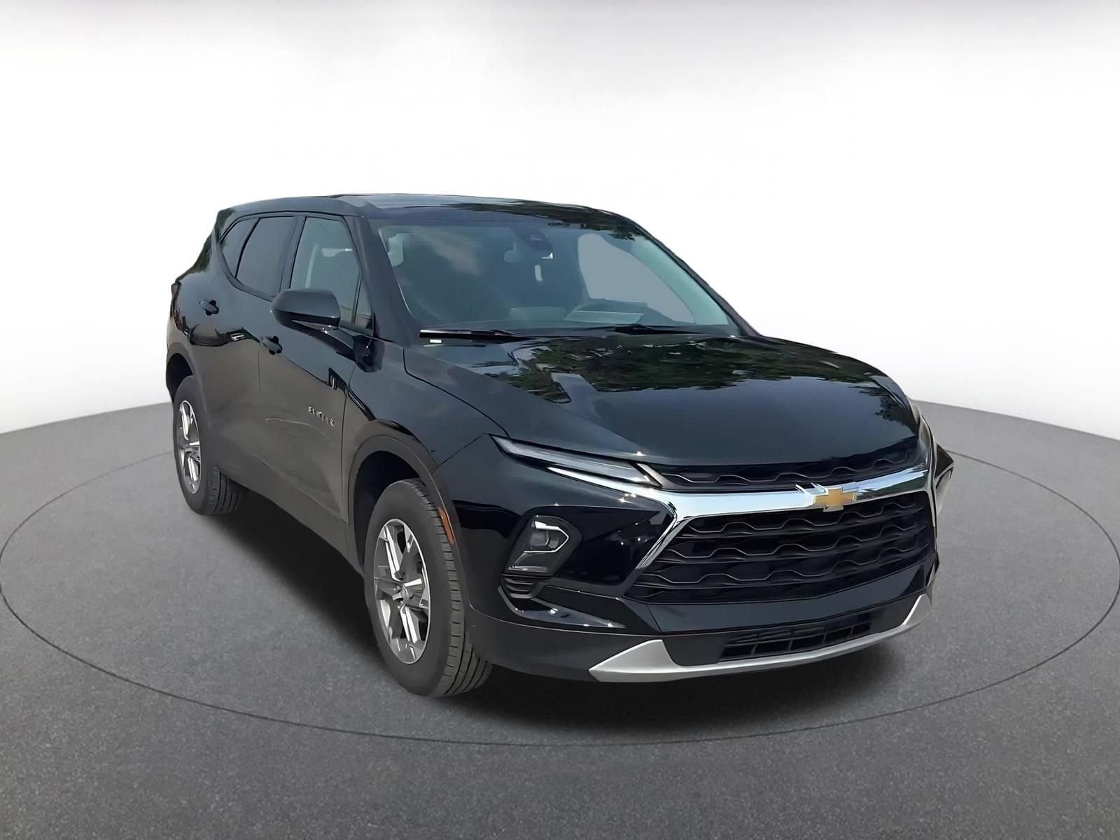 Thumbnail: 2026 Chevrolet Blazer - 3