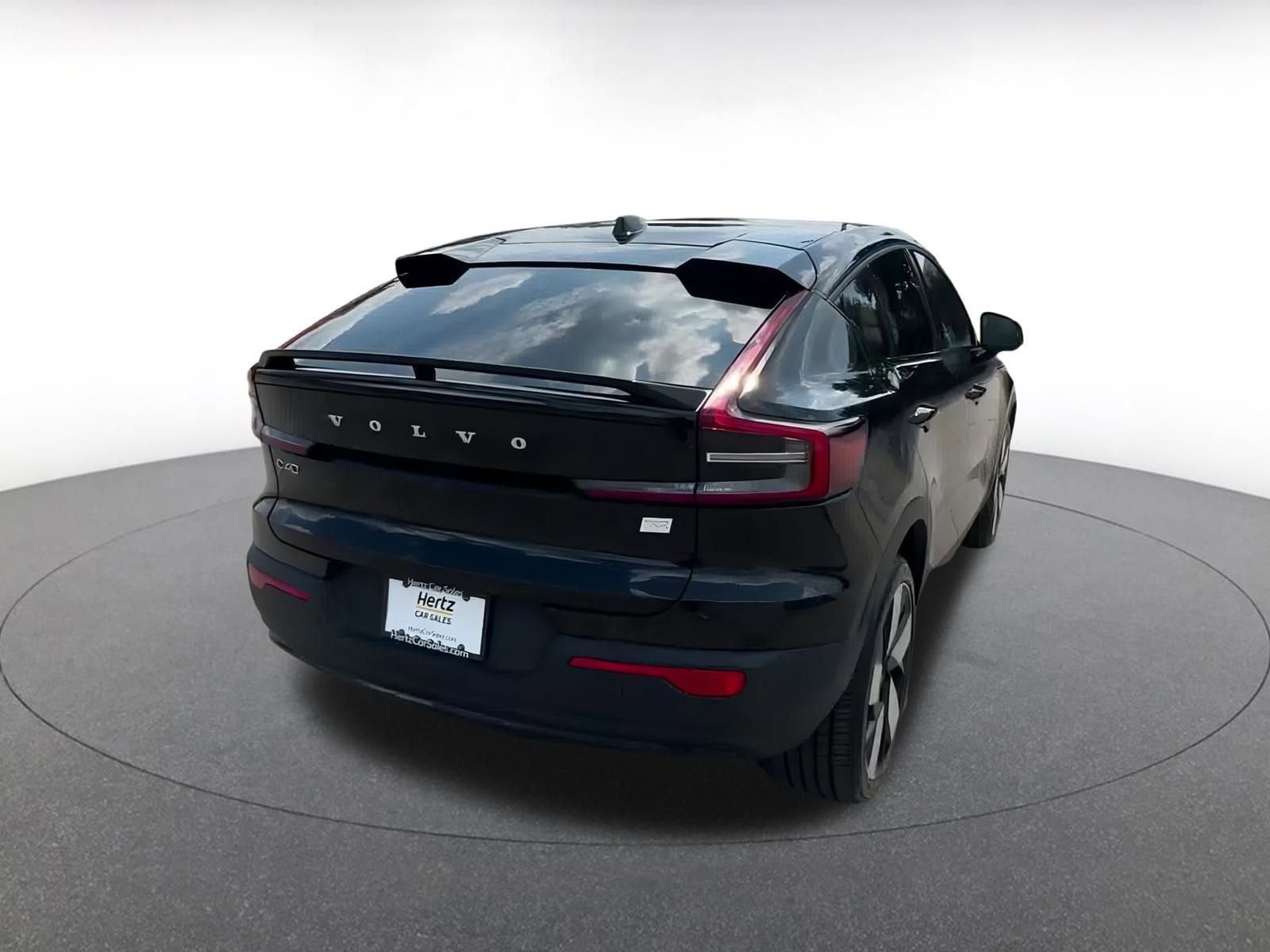 Thumbnail: 2023 Volvo C40 - 14