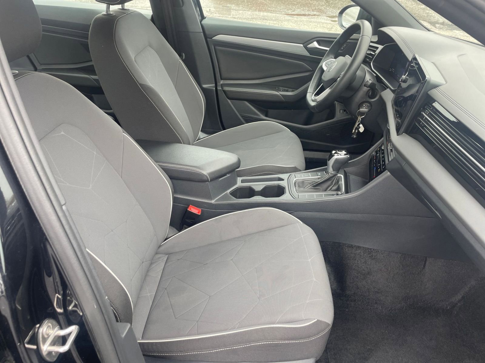 Thumbnail: 2025 Volkswagen Jetta - 31