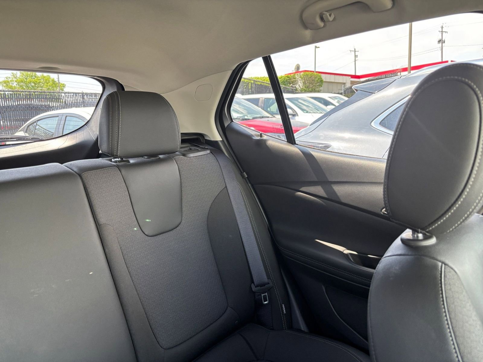 Thumbnail: 2025 Buick Encore GX - 32