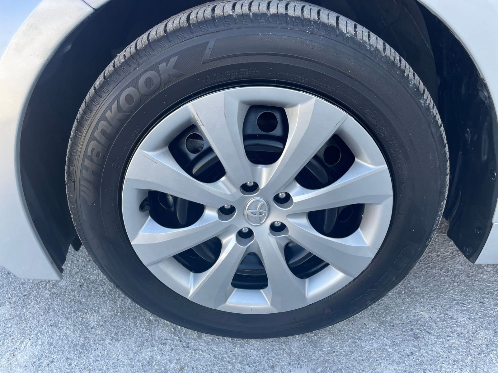 Thumbnail: 2025 Toyota Corolla - 28