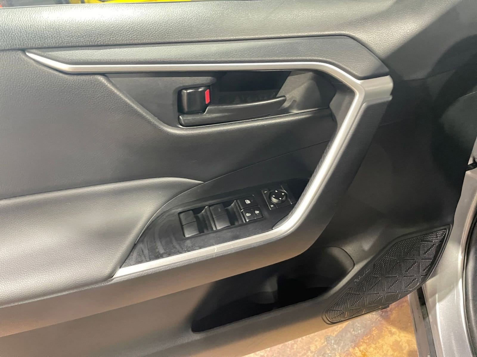 Thumbnail: 2025 Toyota RAV4 - 20