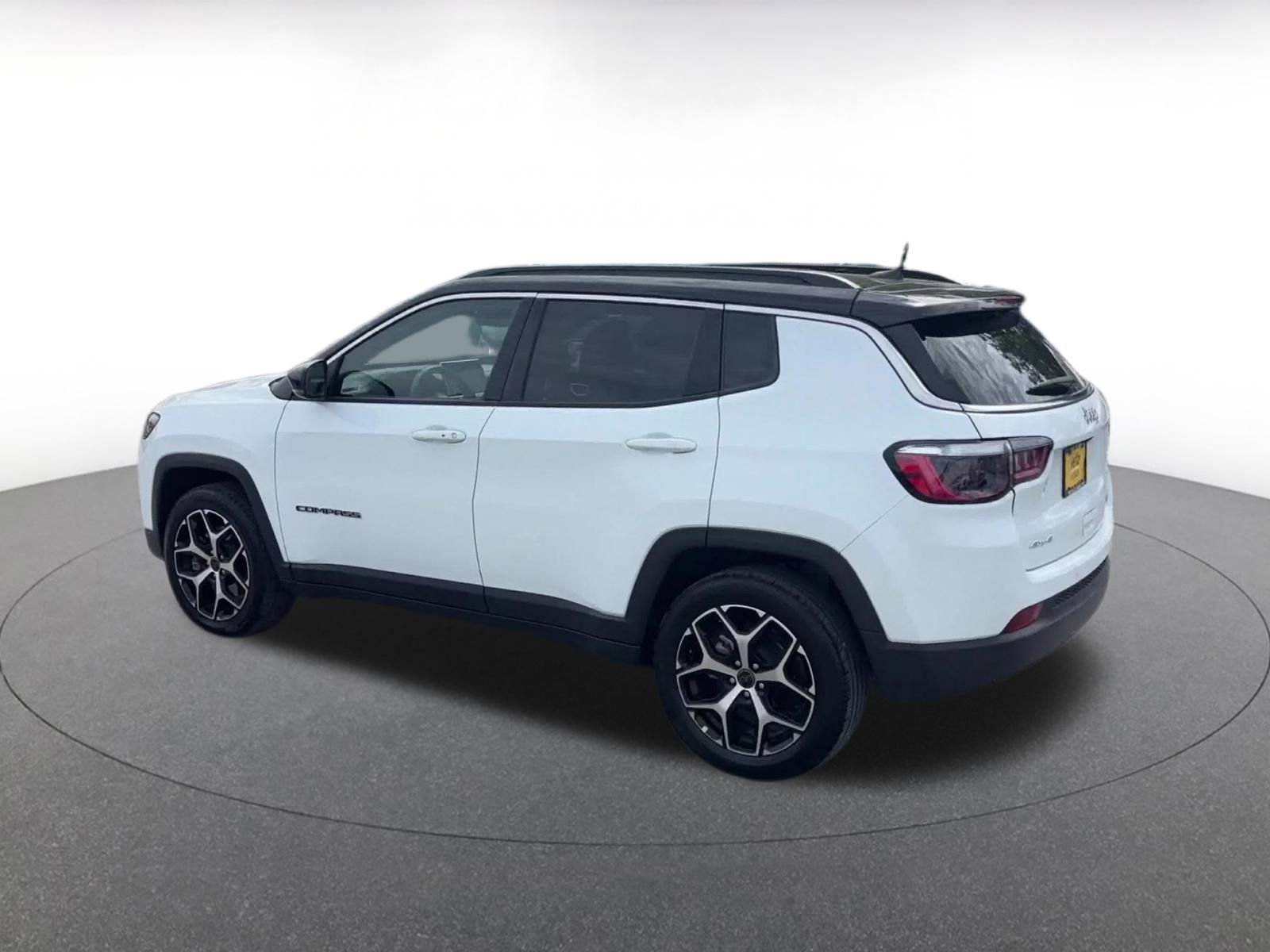 Thumbnail: 2025 Jeep Compass - 10