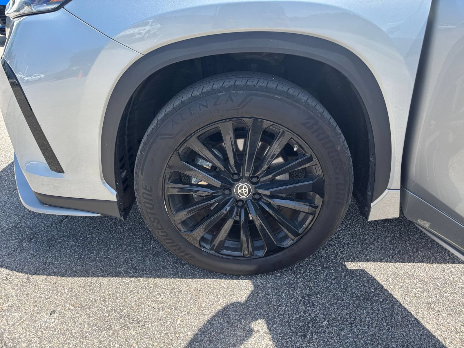 Thumbnail: 2025 Toyota Highlander - 32