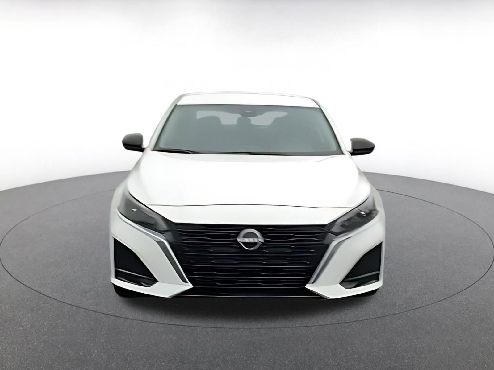 Thumbnail: 2025 Nissan Altima - 4