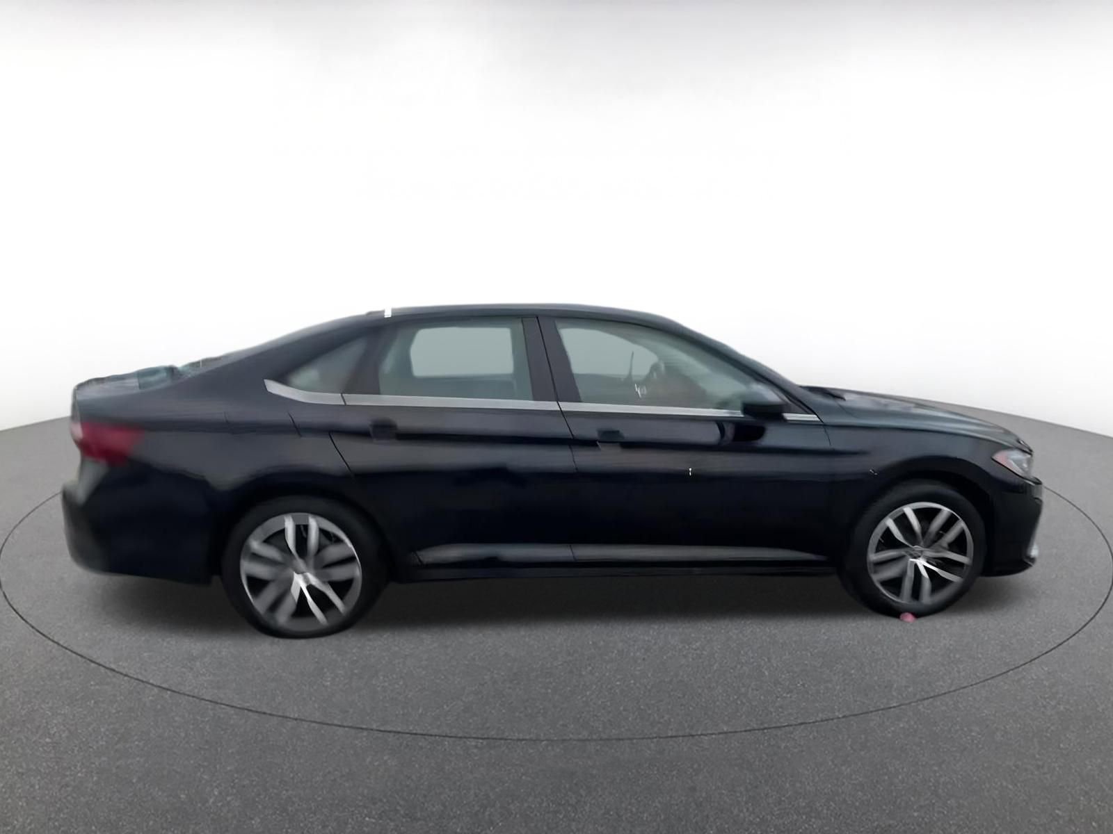 Thumbnail: 2025 Volkswagen Jetta - 16