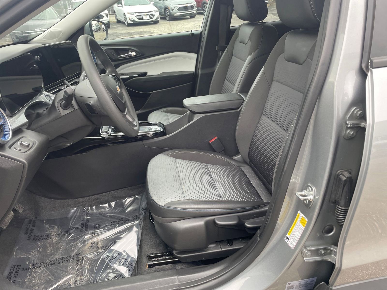 Thumbnail: 2025 Chevrolet Trax - 24