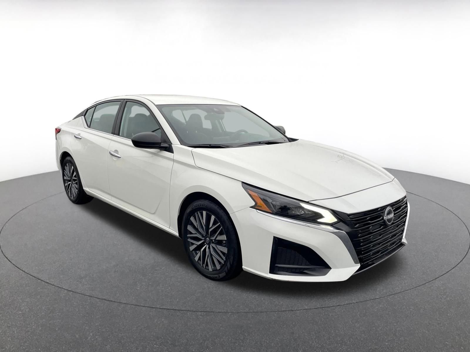 Thumbnail: 2025 Nissan Altima - 1