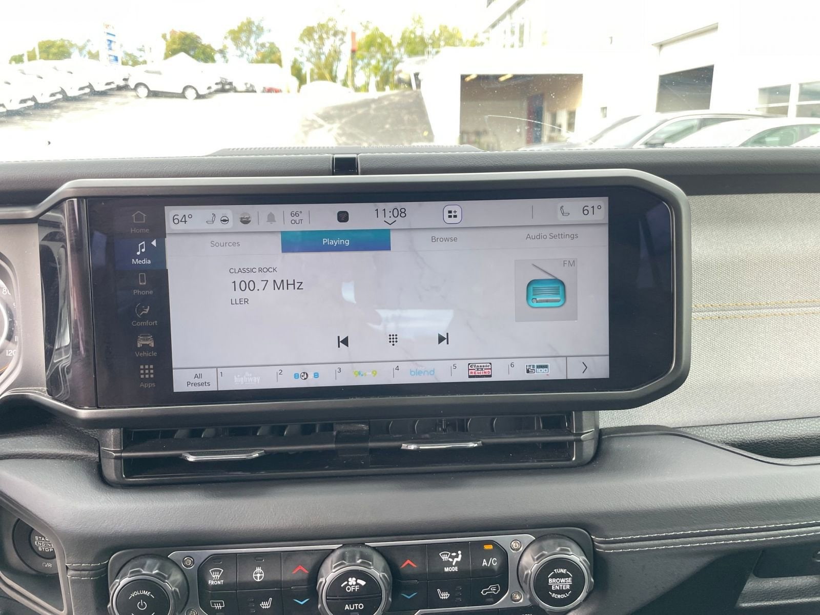 Thumbnail: 2025 Jeep Wrangler - 21