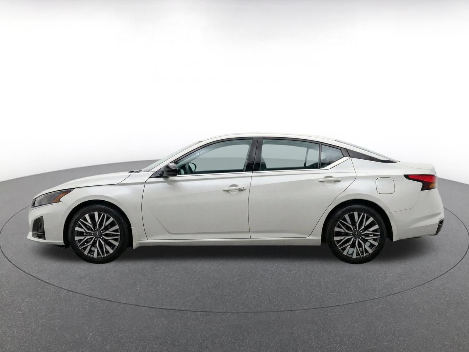Thumbnail: 2025 Nissan Altima - 4