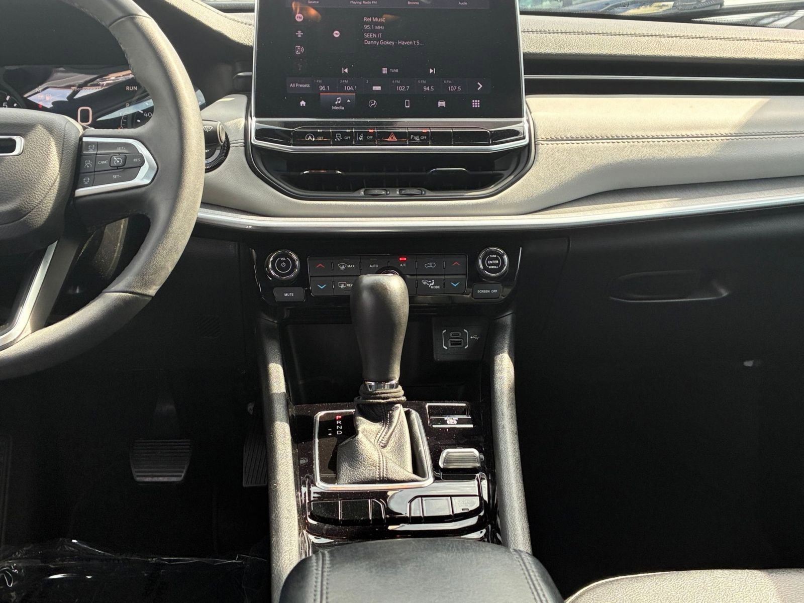 Thumbnail: 2025 Jeep Compass - 17