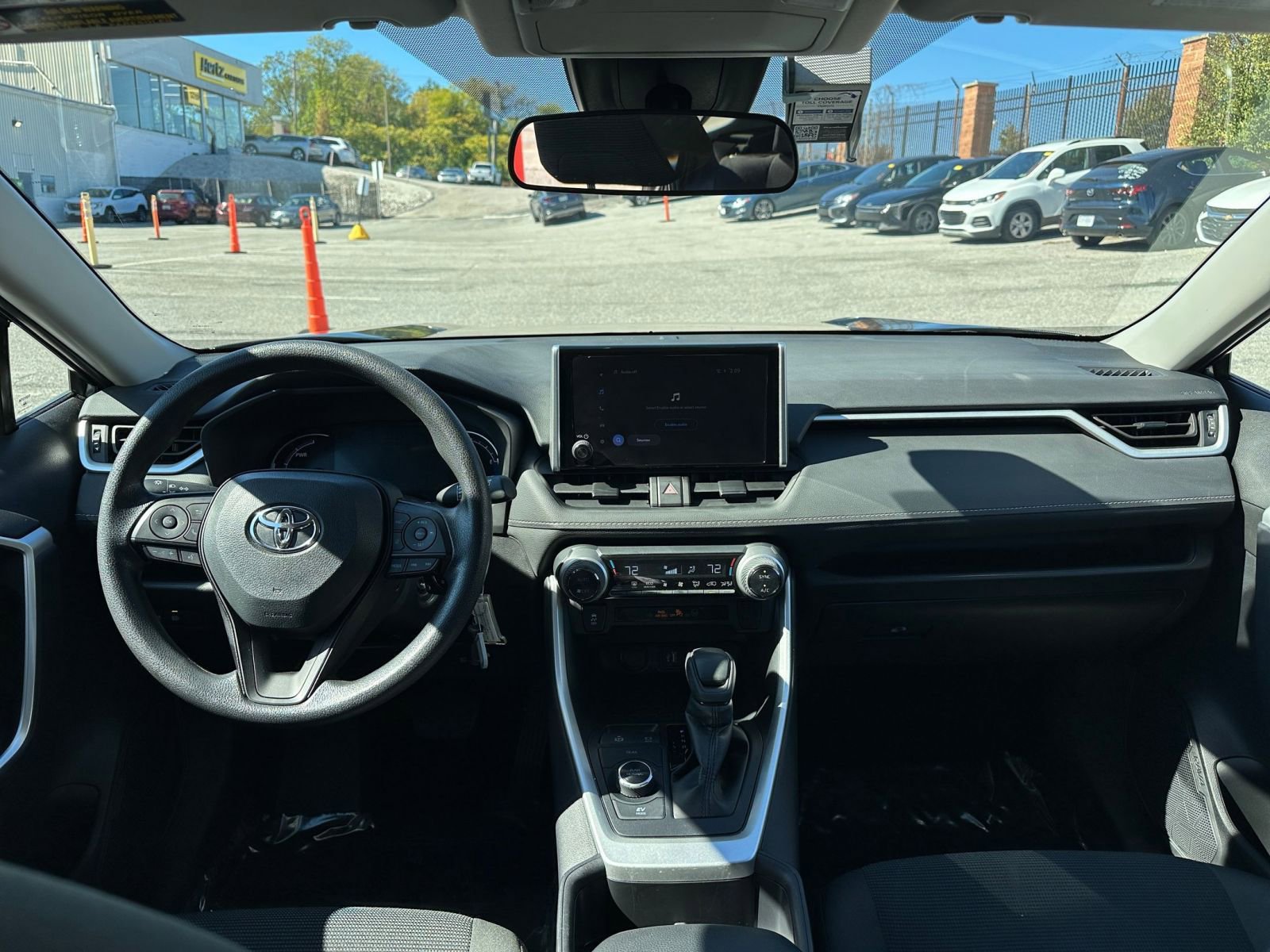 Thumbnail: 2025 Toyota RAV4 - 32