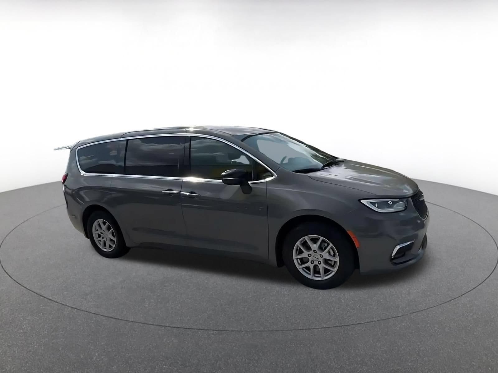 Thumbnail: 2025 Chrysler Pacifica - 2