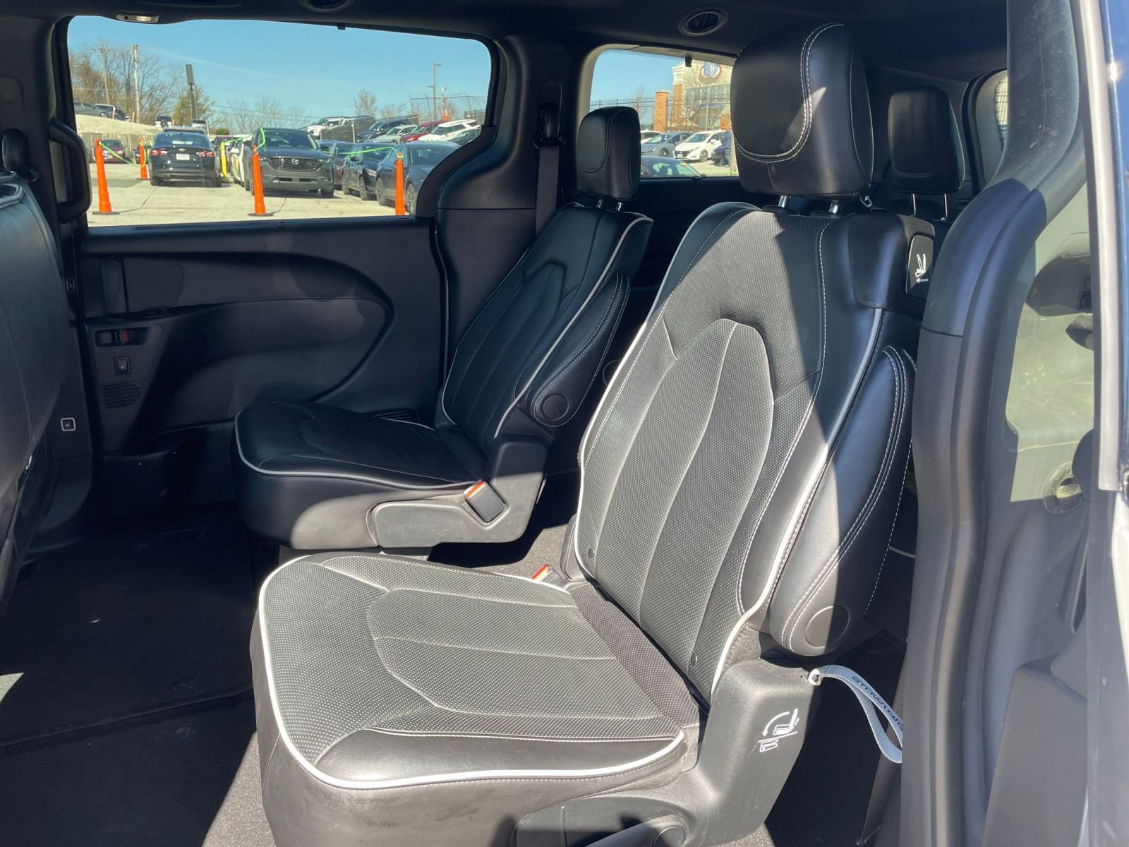 Thumbnail: 2025 Chrysler Pacifica - 25