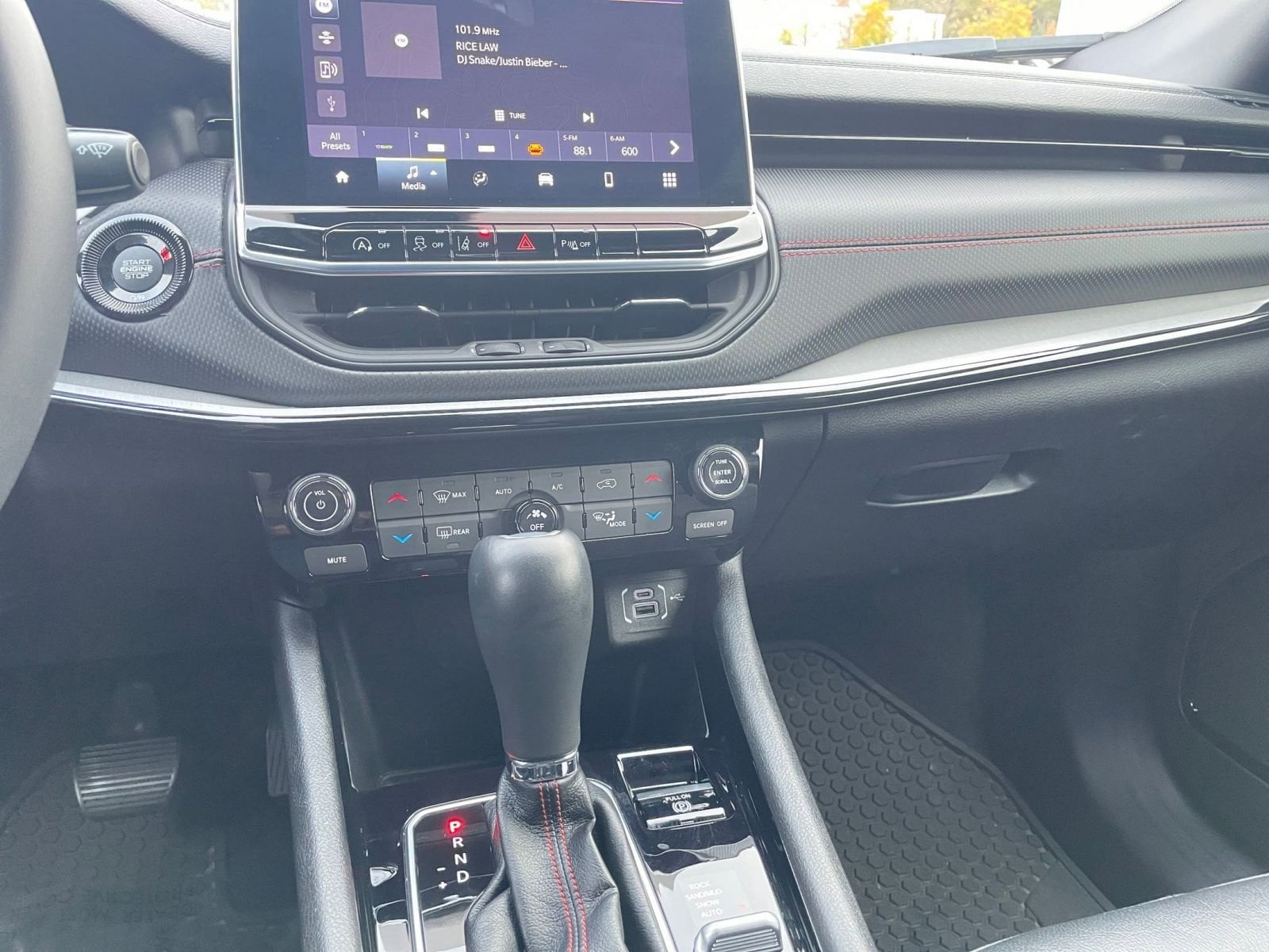 Thumbnail: 2025 Jeep Compass - 18