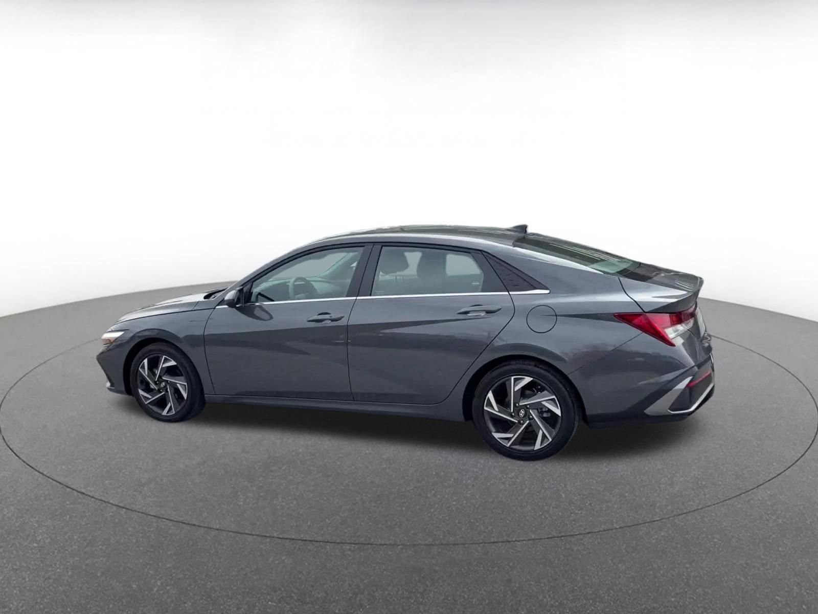 Thumbnail: 2025 Hyundai Elantra - 10