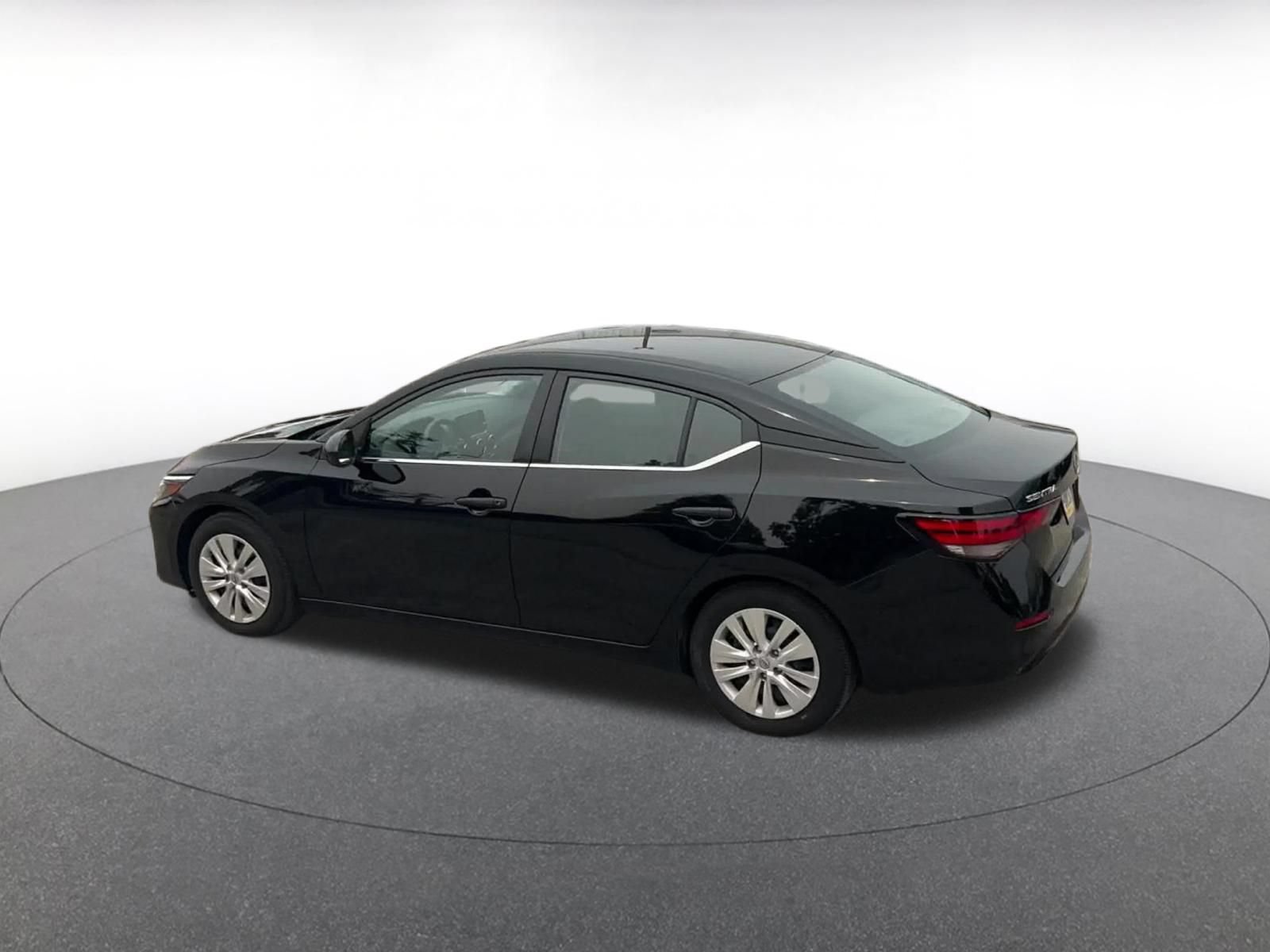 2025 Nissan Sentra S - Photo 10