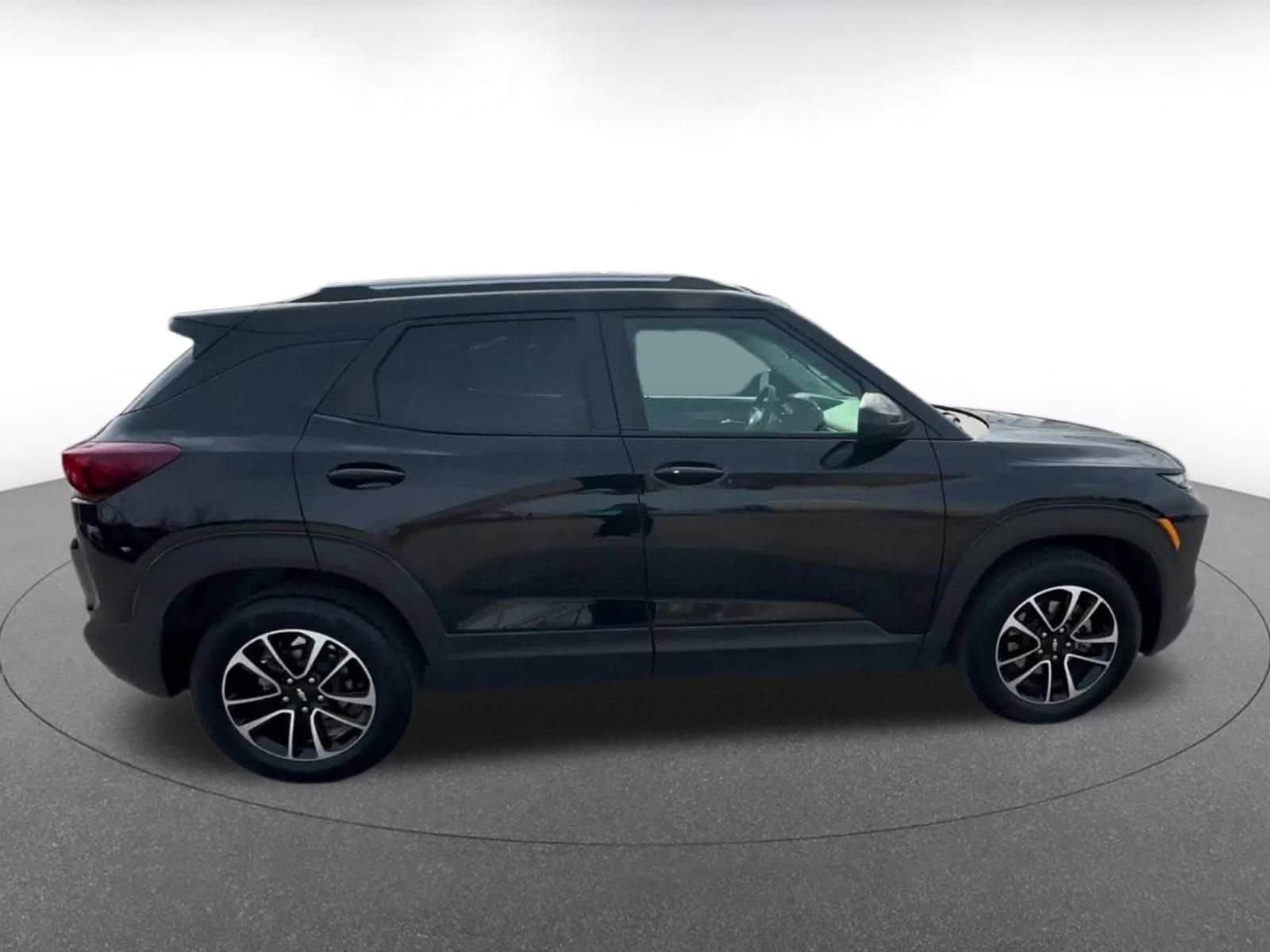 Thumbnail: 2025 Chevrolet TrailBlazer - 16