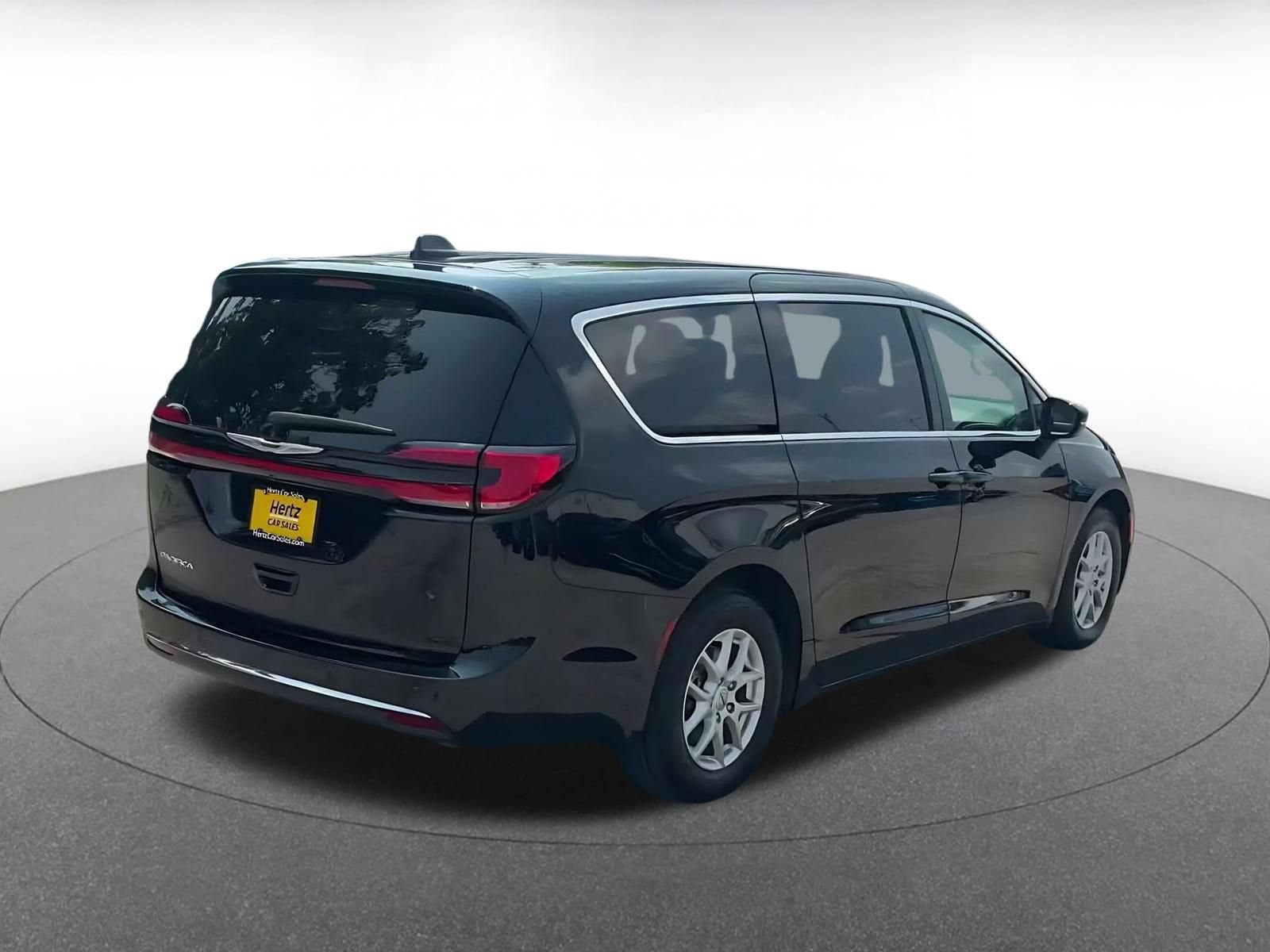 Thumbnail: 2024 Chrysler Pacifica - 14