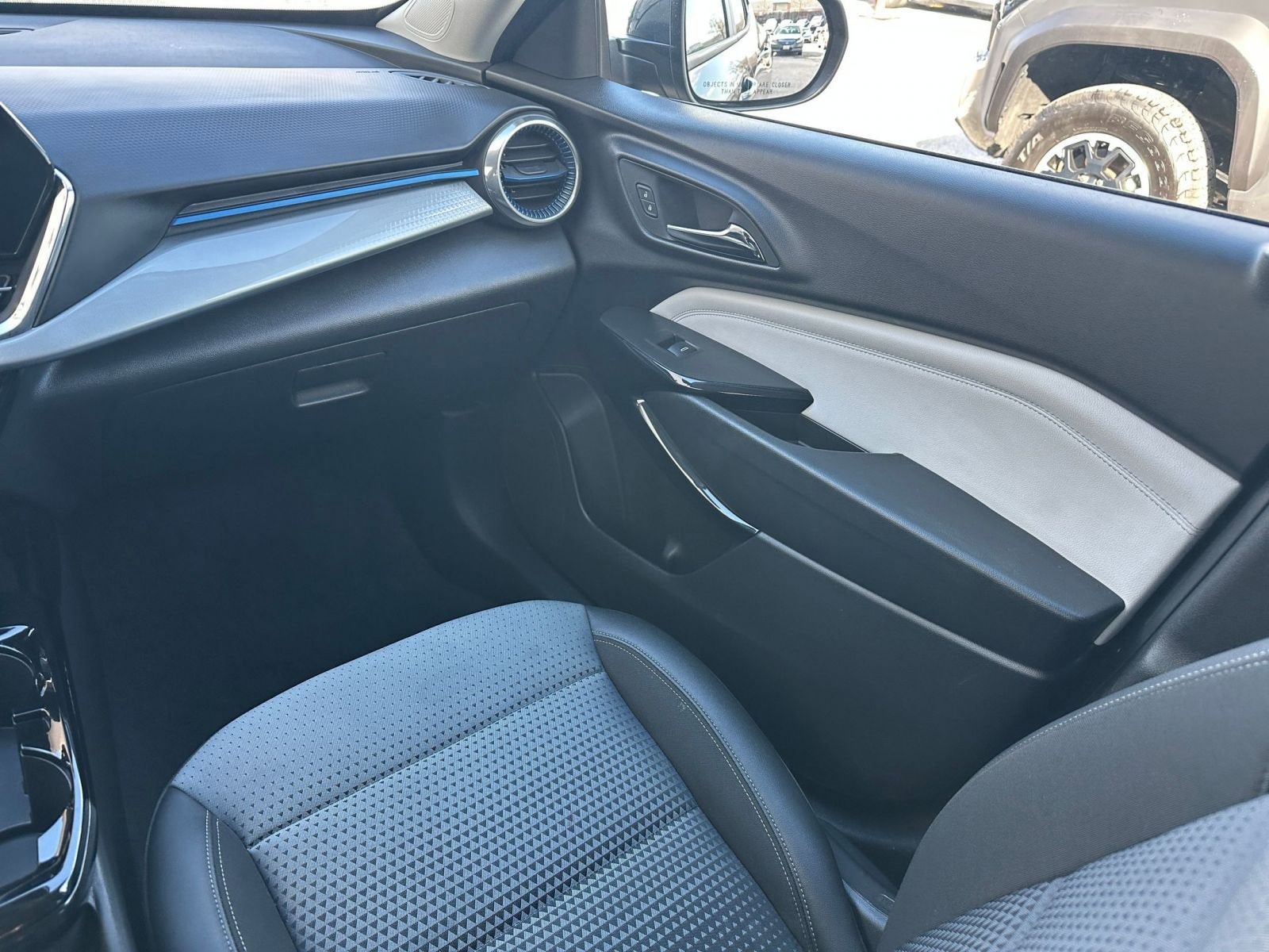 Thumbnail: 2025 Chevrolet Trax - 33