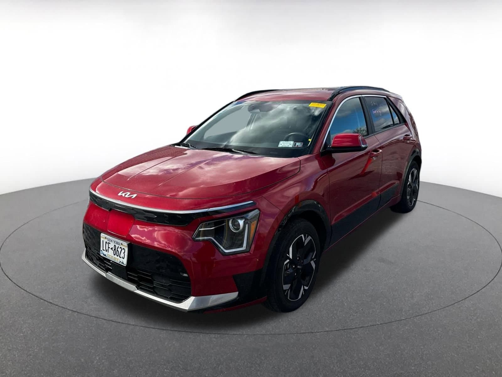 Thumbnail: 2023 Kia Niro - 3