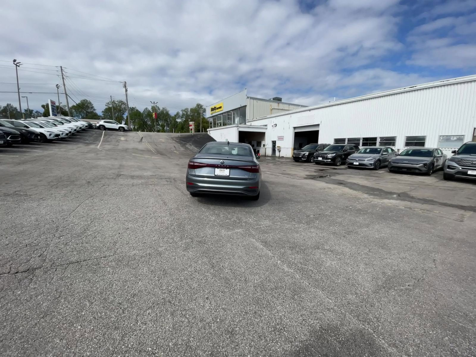 Thumbnail: 2025 Volkswagen Jetta - 16