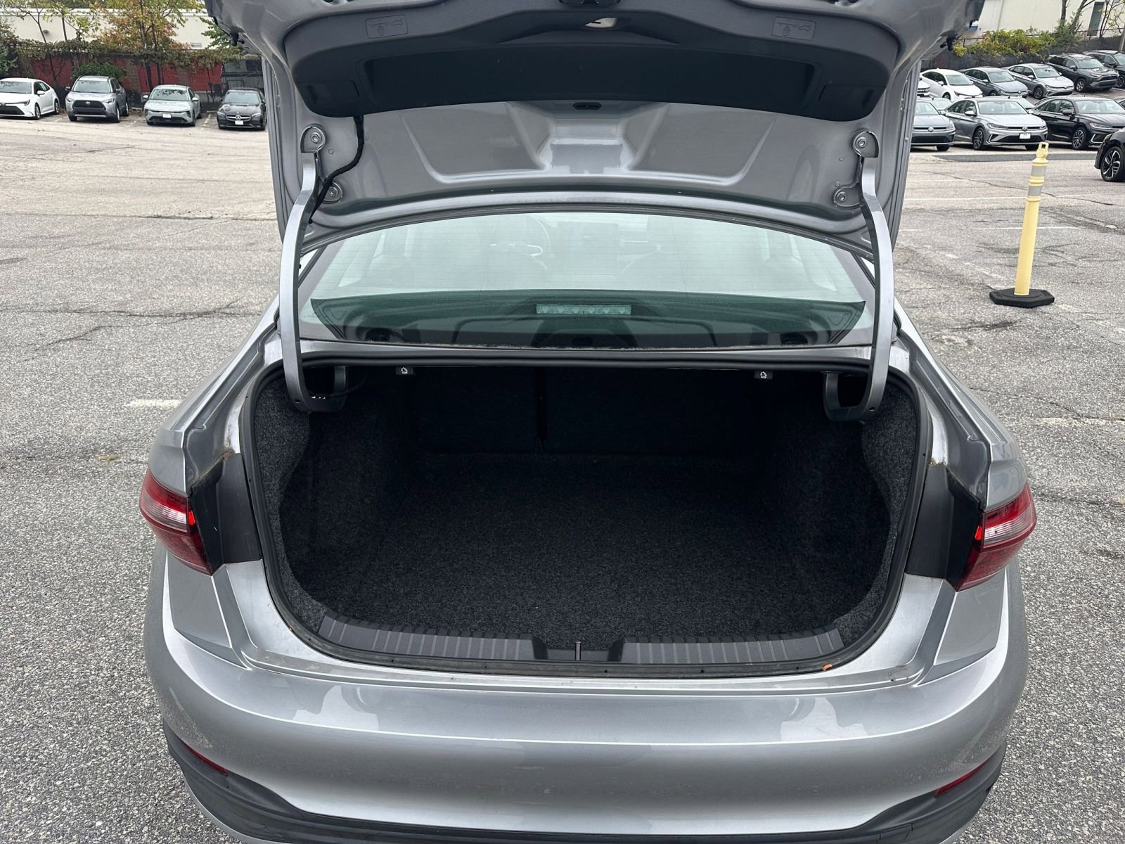 Thumbnail: 2025 Volkswagen Jetta - 30