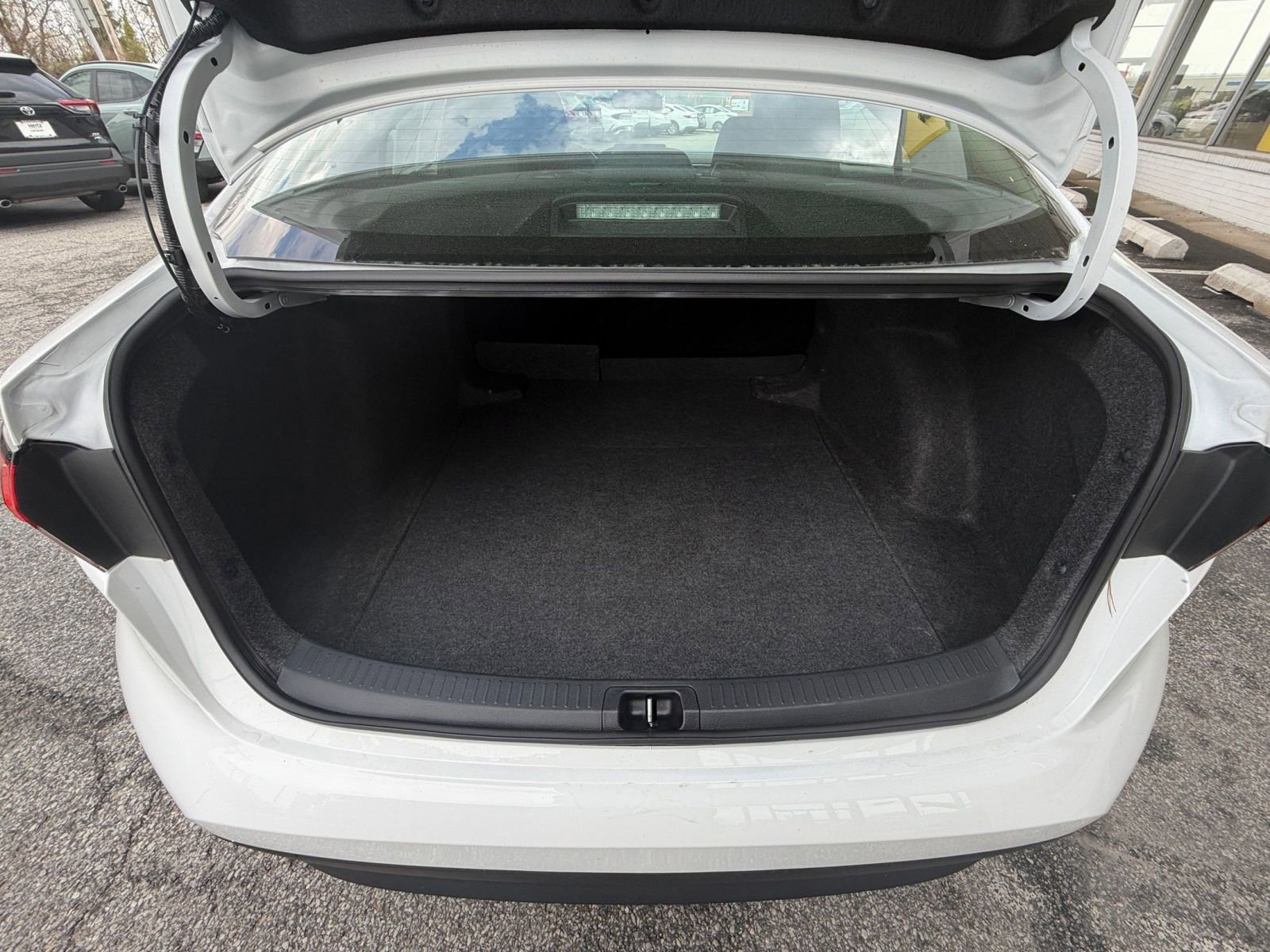 Thumbnail: 2025 Toyota Corolla - 32