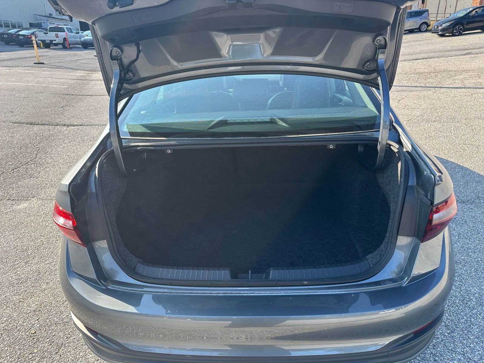 Thumbnail: 2025 Volkswagen Jetta - 31