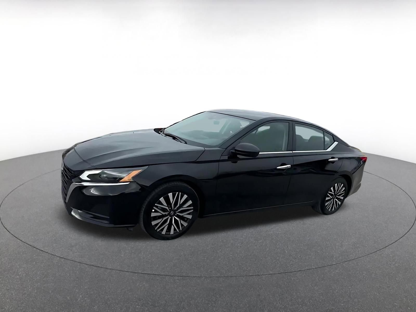 Thumbnail: 2025 Nissan Altima - 8