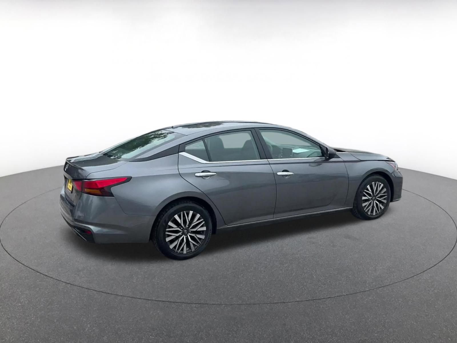 Thumbnail: 2025 Nissan Altima - 14