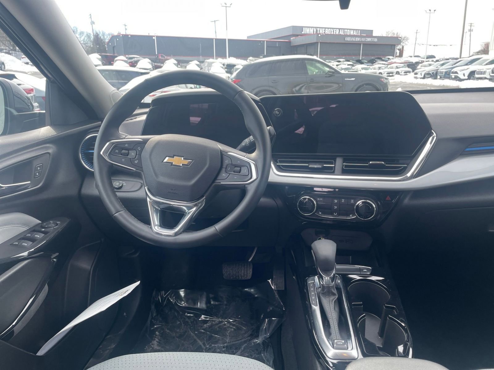 Thumbnail: 2025 Chevrolet Trax - 32