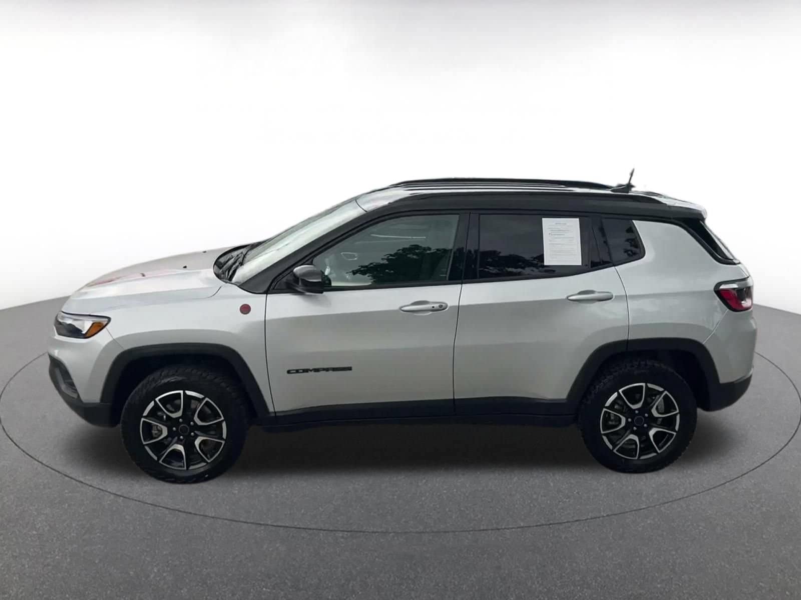 Thumbnail: 2025 Jeep Compass - 9