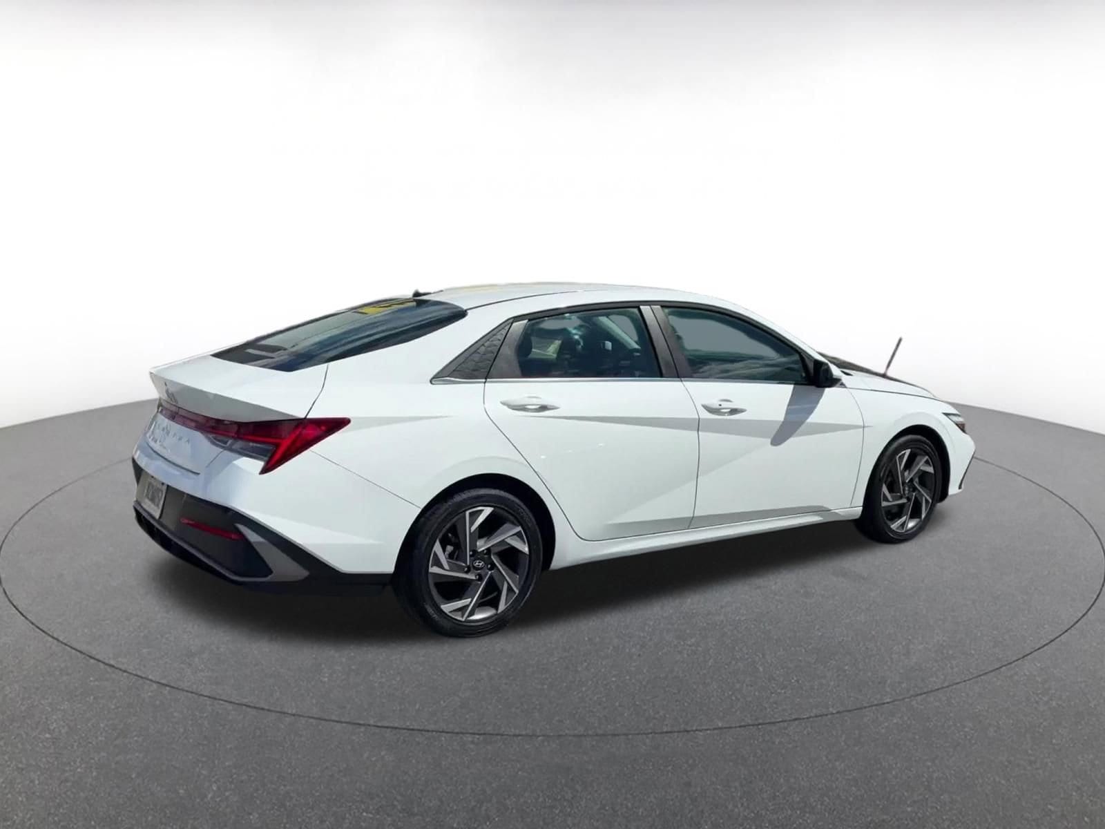 Thumbnail: 2025 Hyundai Elantra - 15