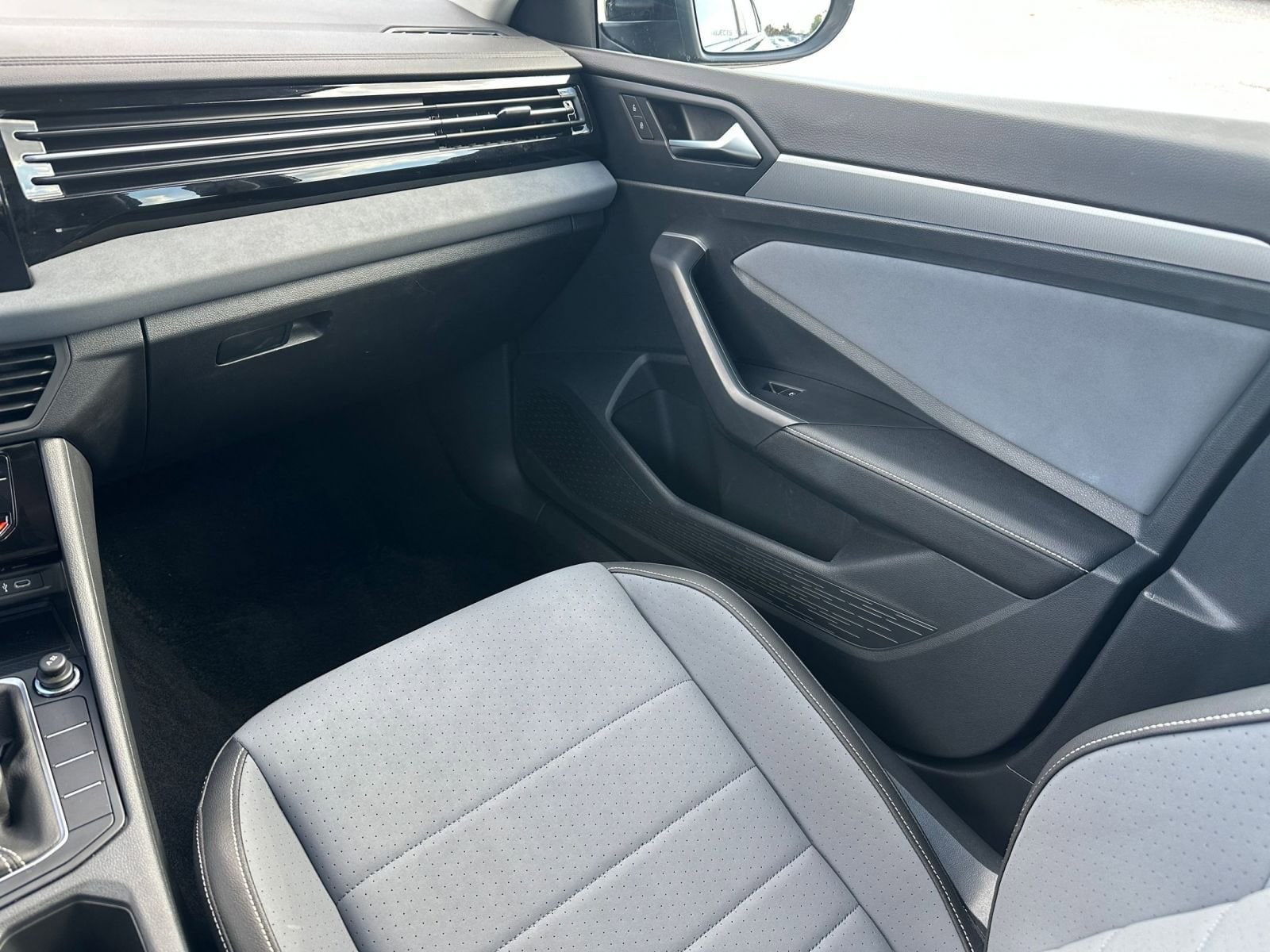 Thumbnail: 2025 Volkswagen Jetta - 34