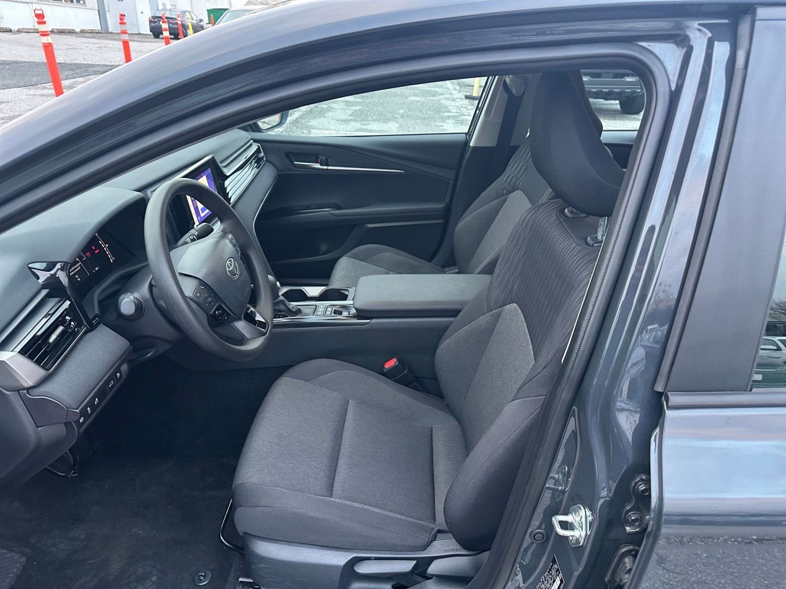 Thumbnail: 2025 Toyota Camry - 25