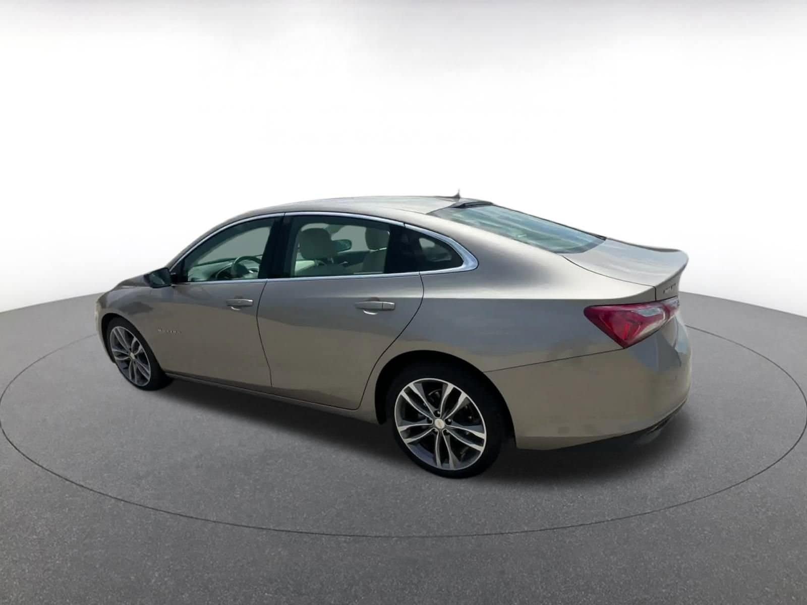 Thumbnail: 2024 Chevrolet Malibu - 10