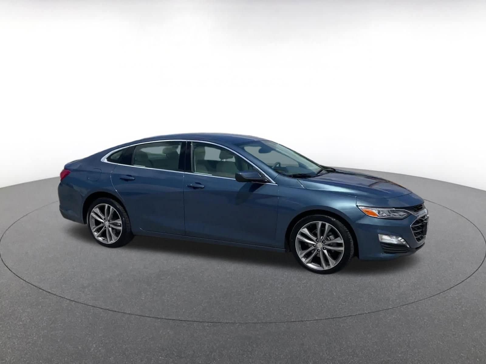 Thumbnail: 2024 Chevrolet Malibu - 2